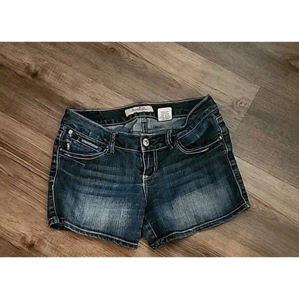 True Soulmate Womens Shorts 5 Medium Wash Denim Embroidered Pockets